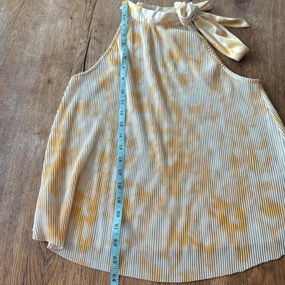 lush tie dye halter top with adjustable tie - Picture 6 of 7